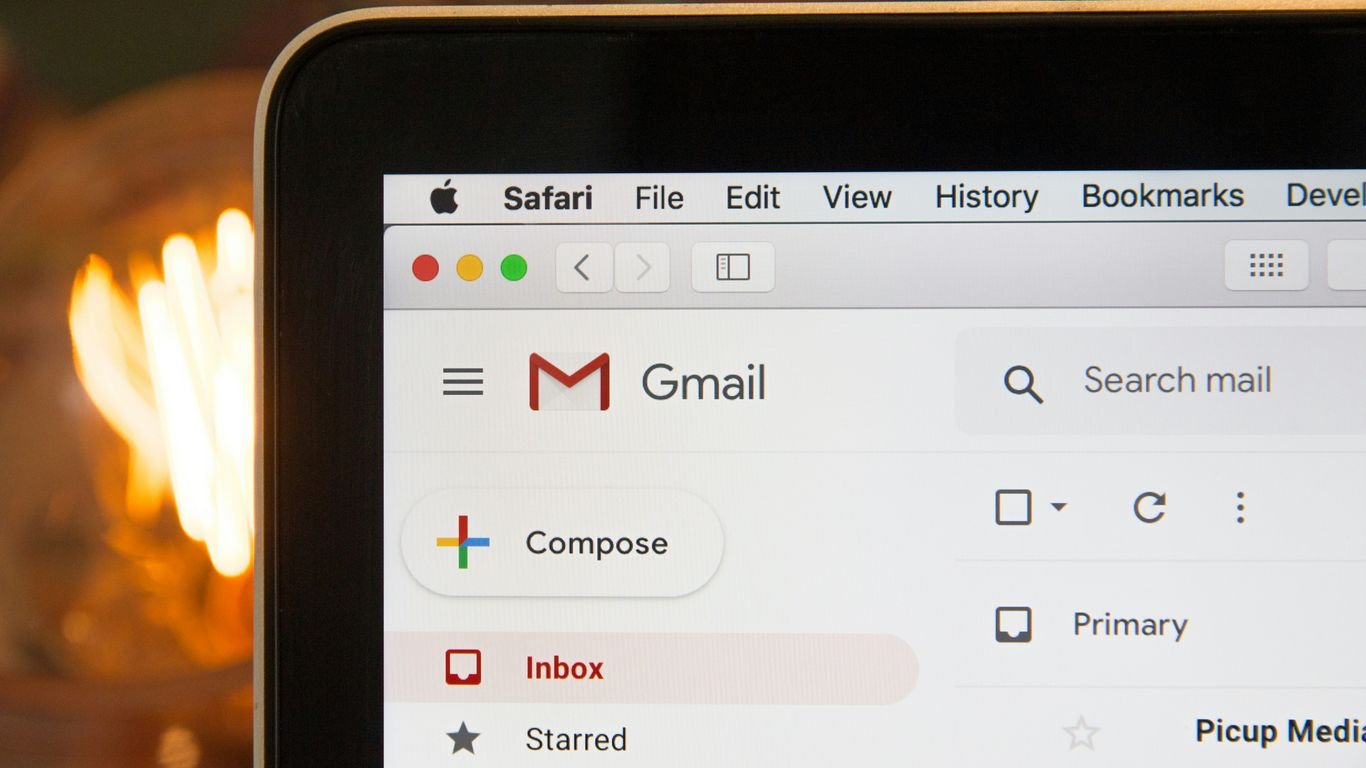 black laptop computer